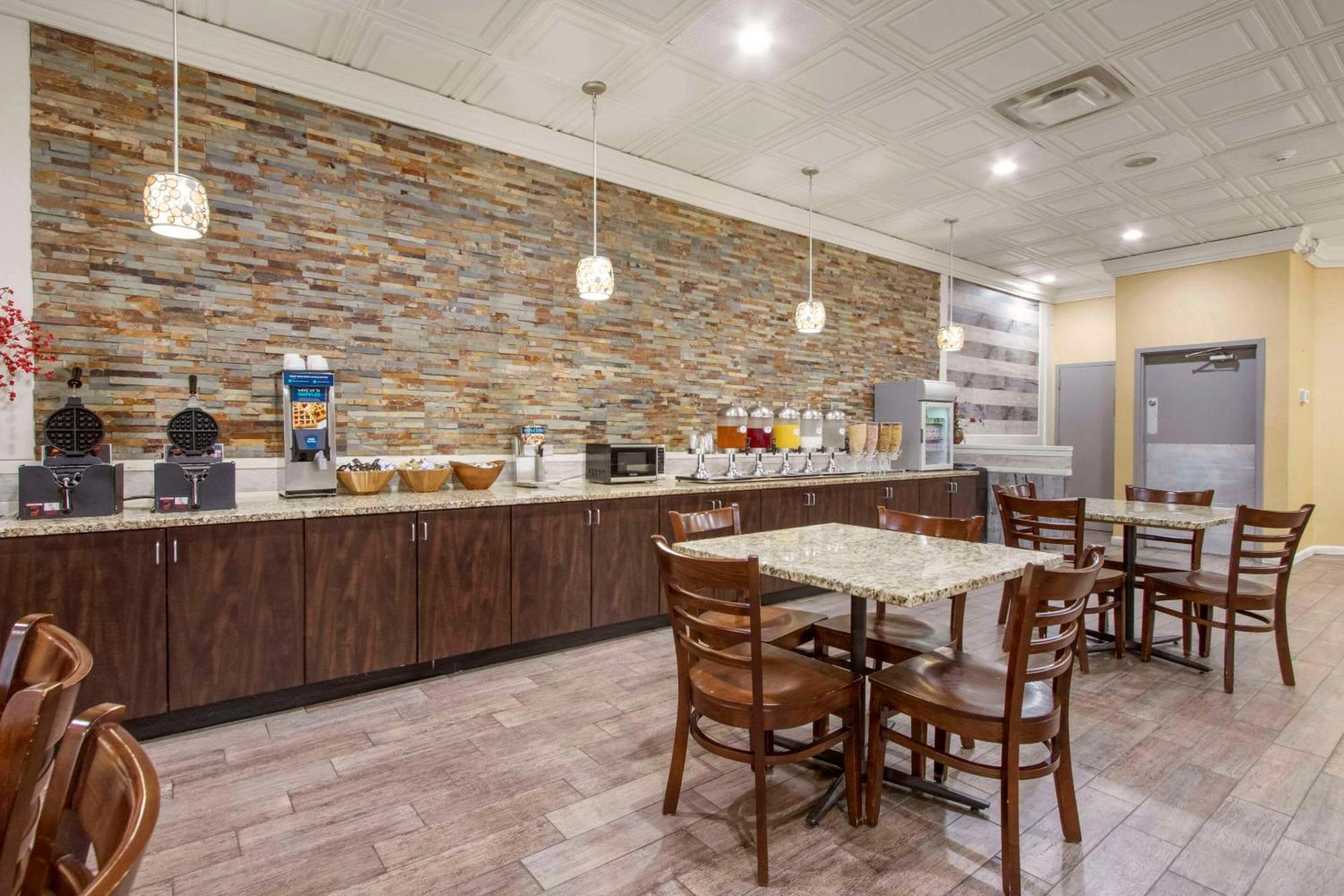 Clarion Inn Asheville Airport Fletcher Extérieur photo
