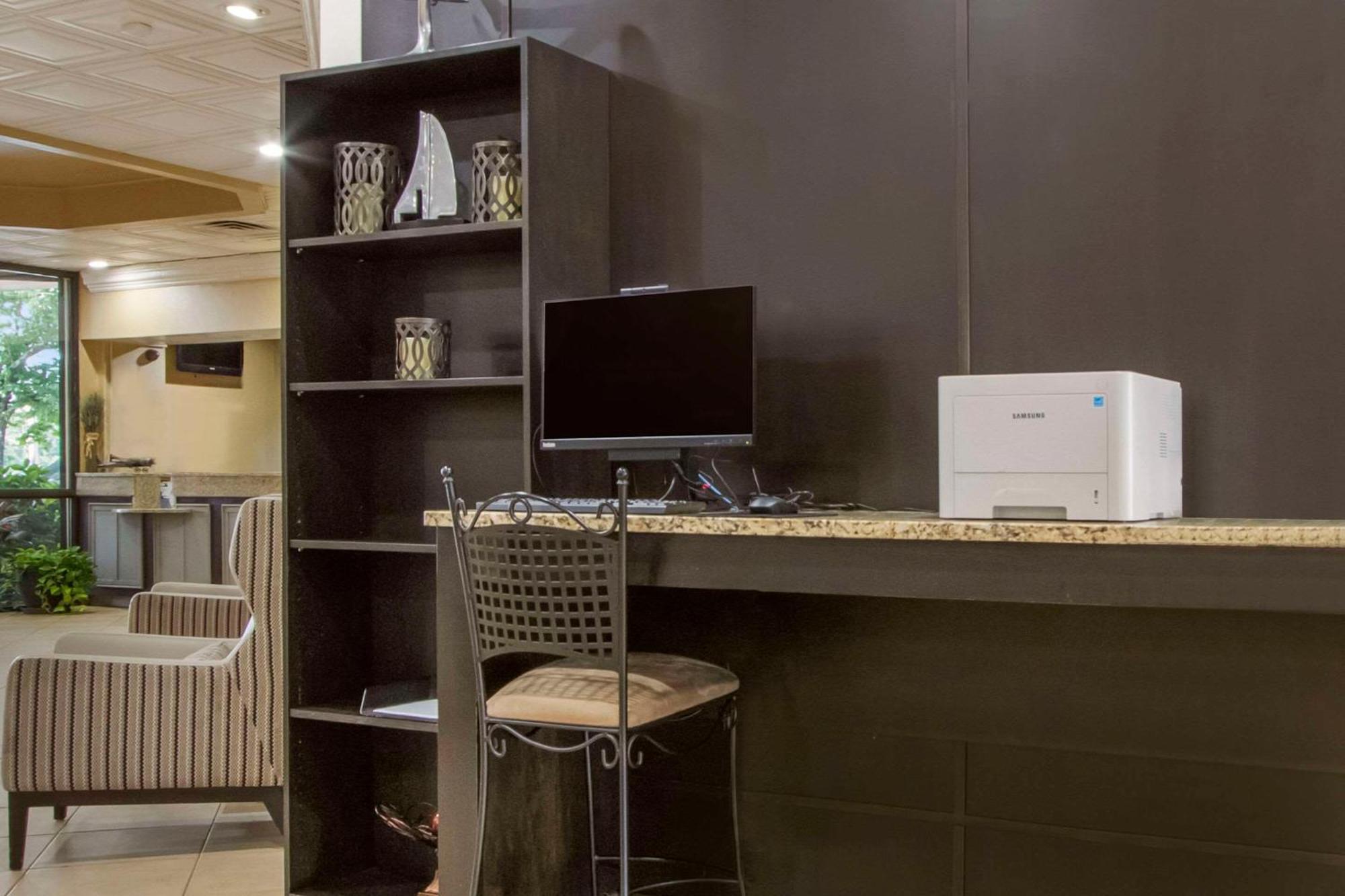 Clarion Inn Asheville Airport Fletcher Extérieur photo